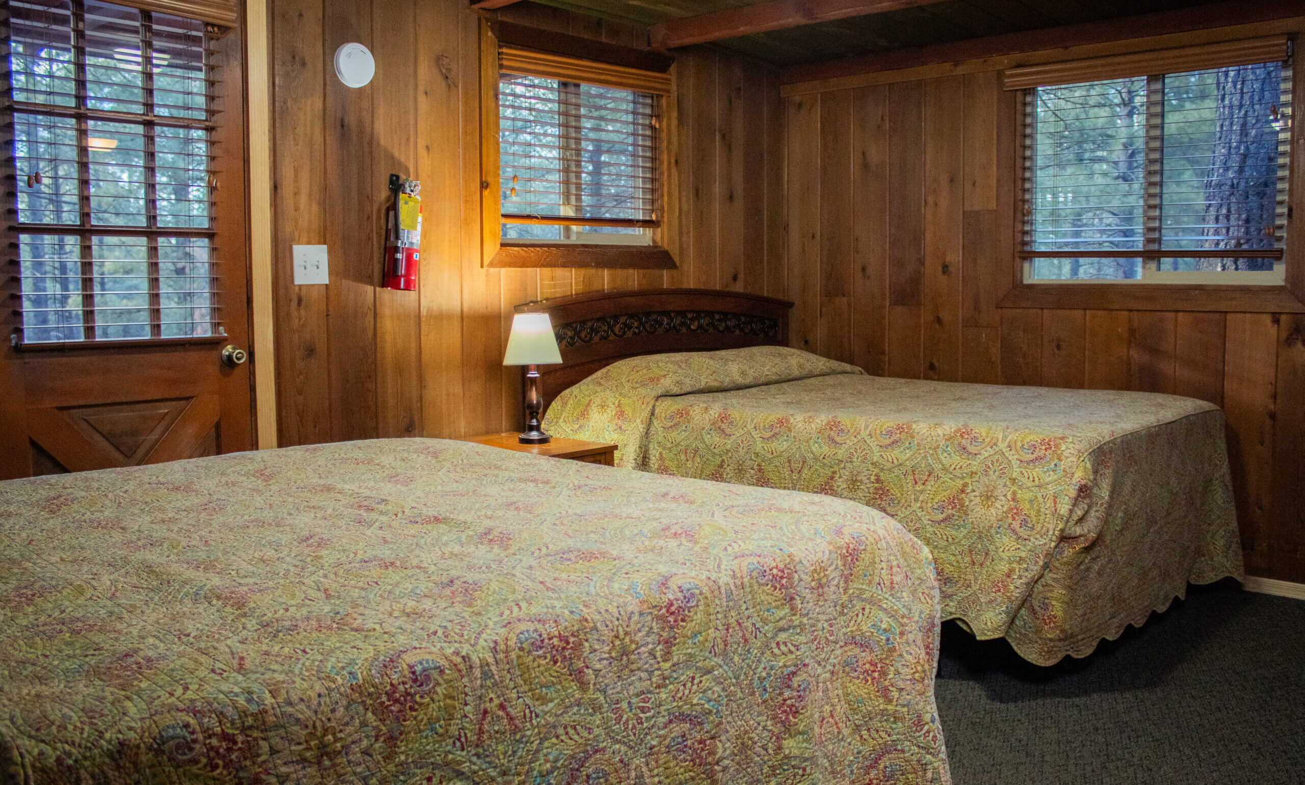 Cabin 2-Back Q Bedroom