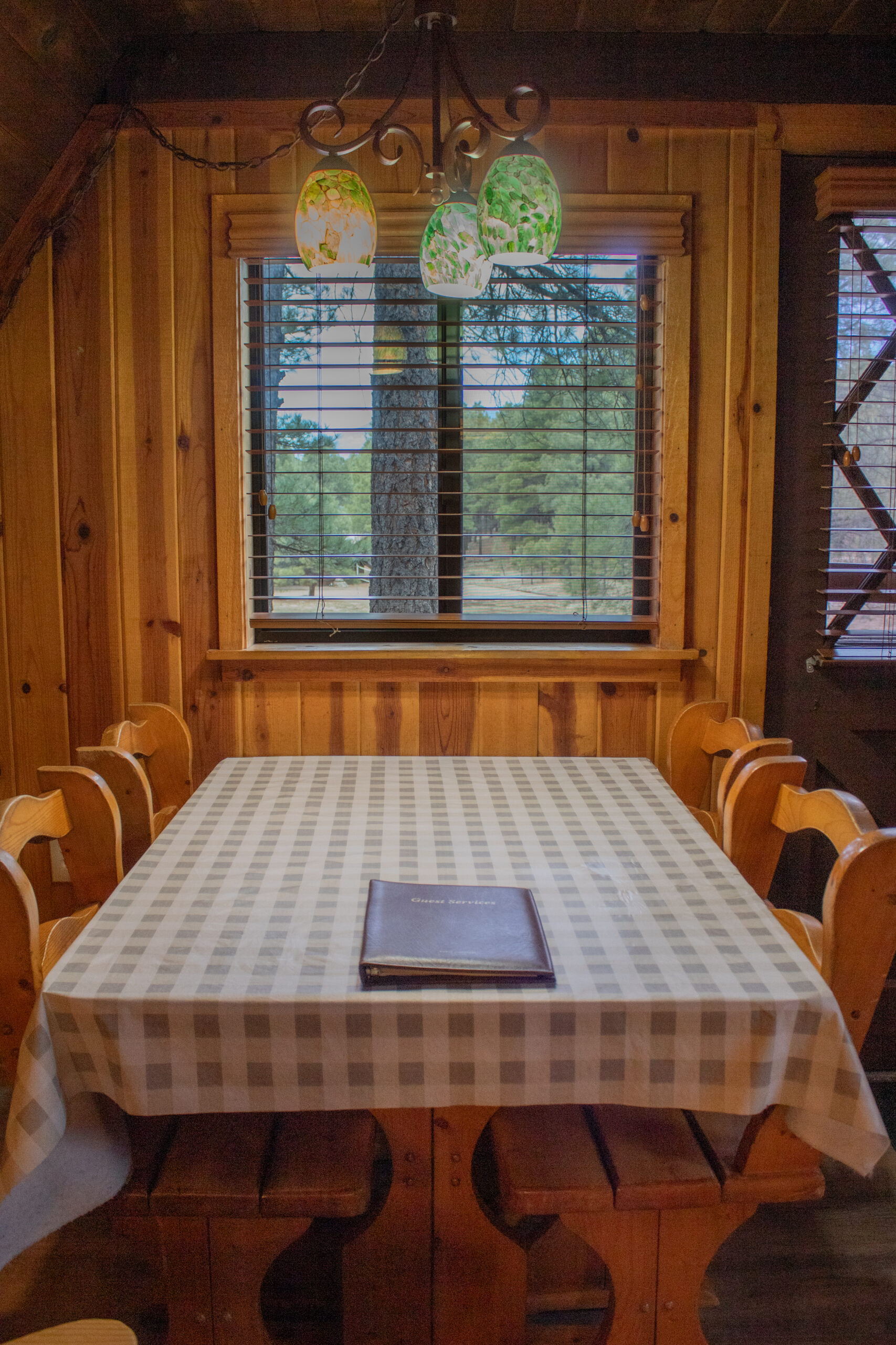 Cabin 8 Dining Room Table