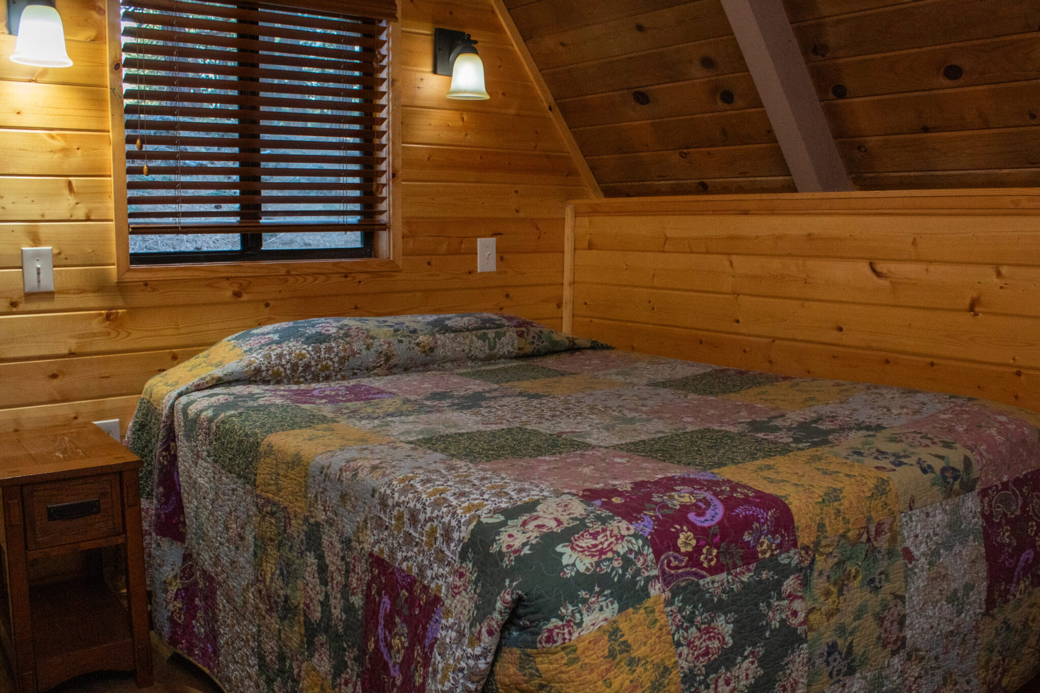 Cabin 9 Downstairs Bedroom