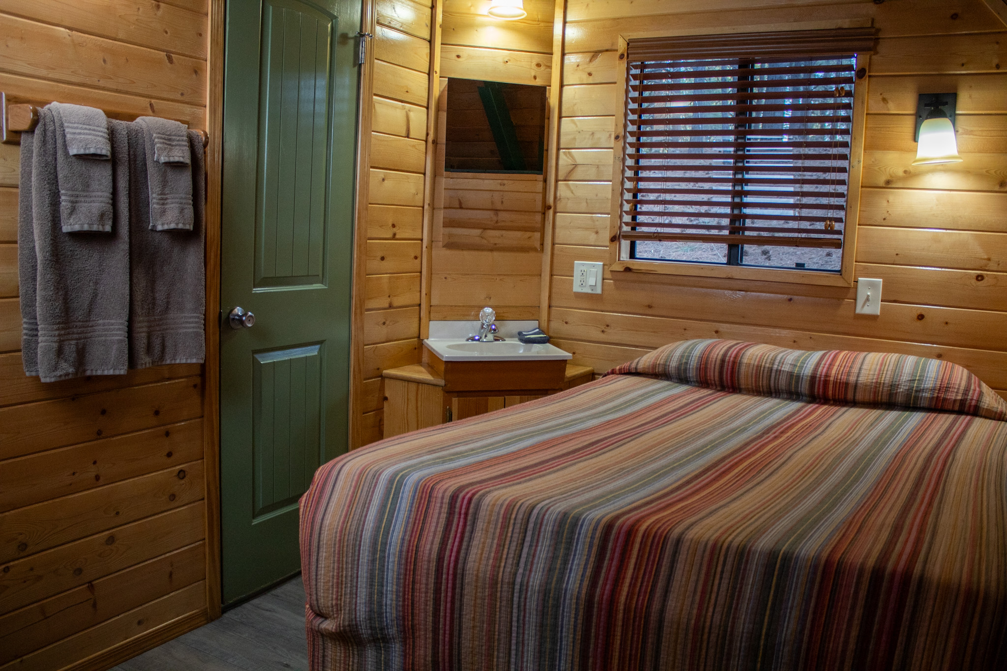 Cabin 10 Right Bedroom