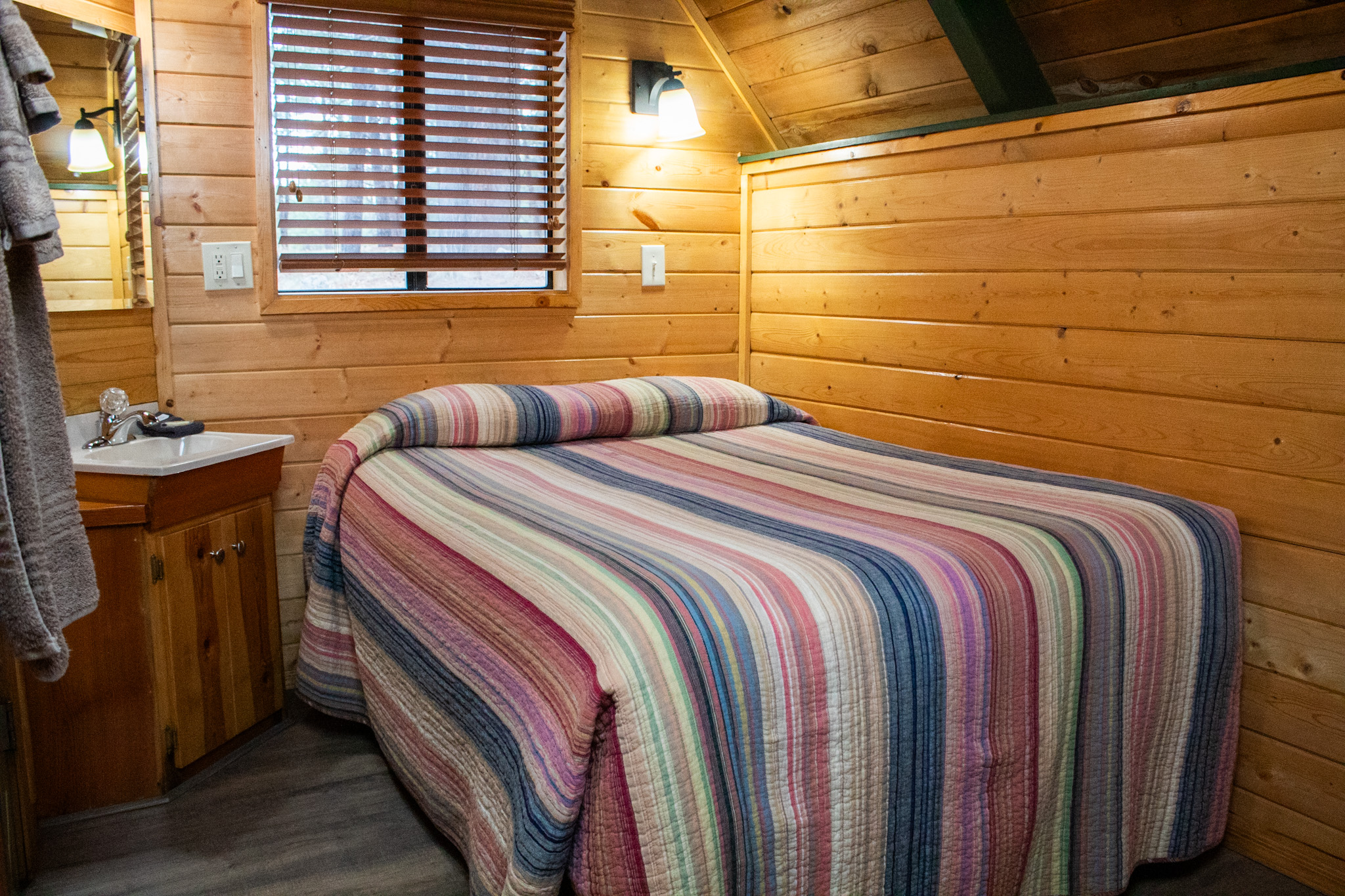 Cabin 11 Downstairs Bedroom