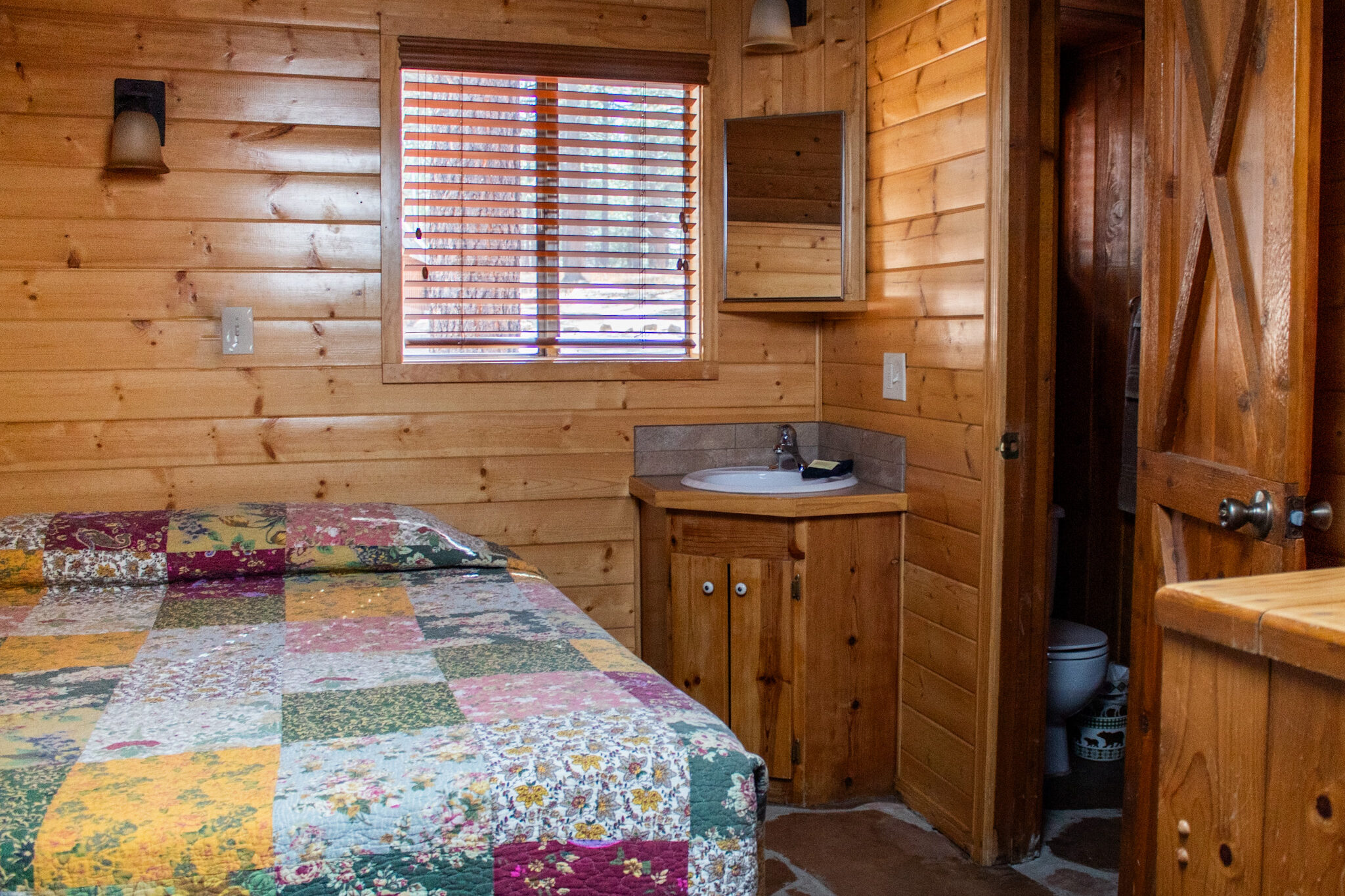 Cabin 13 Downstairs Bedroom