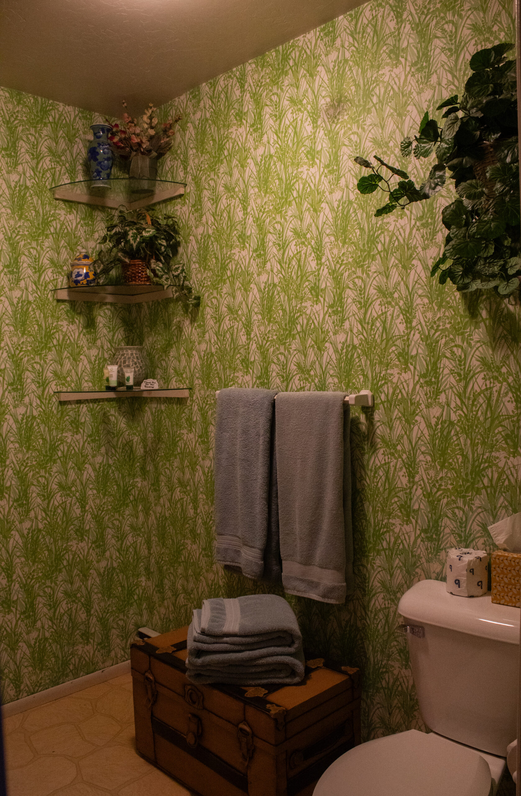 Suite 22/23 Bathroom