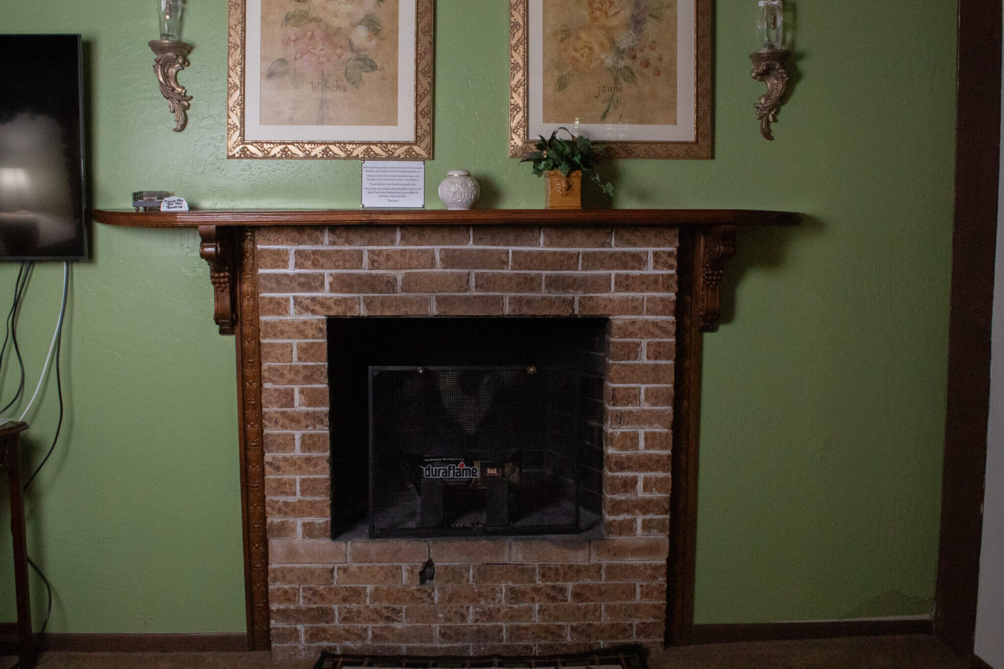 Suite 21 Fireplace