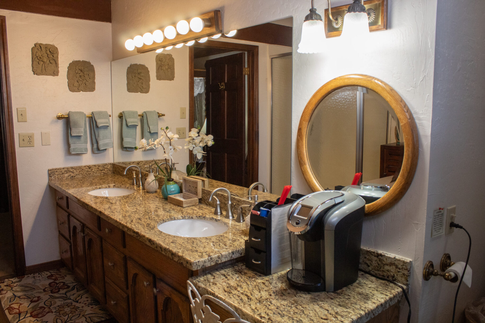 Suite 21 Bathroom Sinks